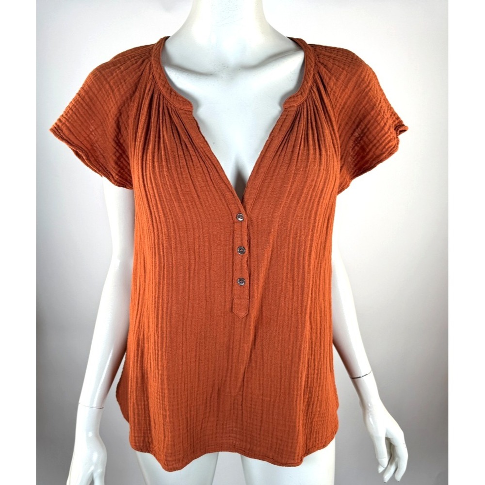 XiRENA‎ Kimber Top Women M EUC Short Sleeve V-neck Gauze Cotton Shirt Blouse